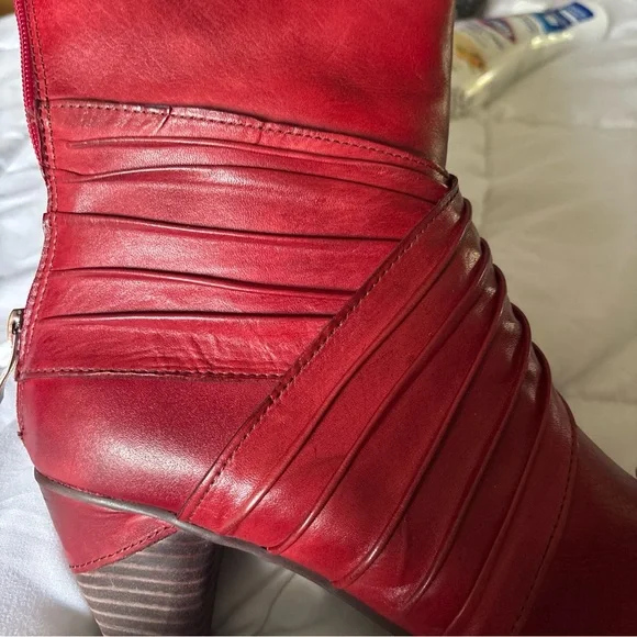 L’ Artiste Spring Step MERCI Red Leather Boot Heeled European 42 10 PERFECT COND - Picture 5 of 7